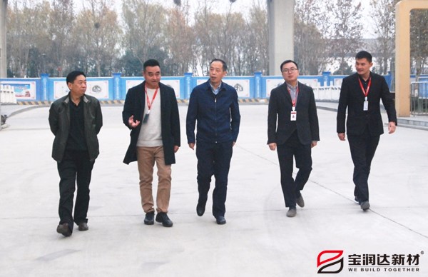 市集聚區(qū)主任來(lái)寶潤(rùn)達(dá)視察